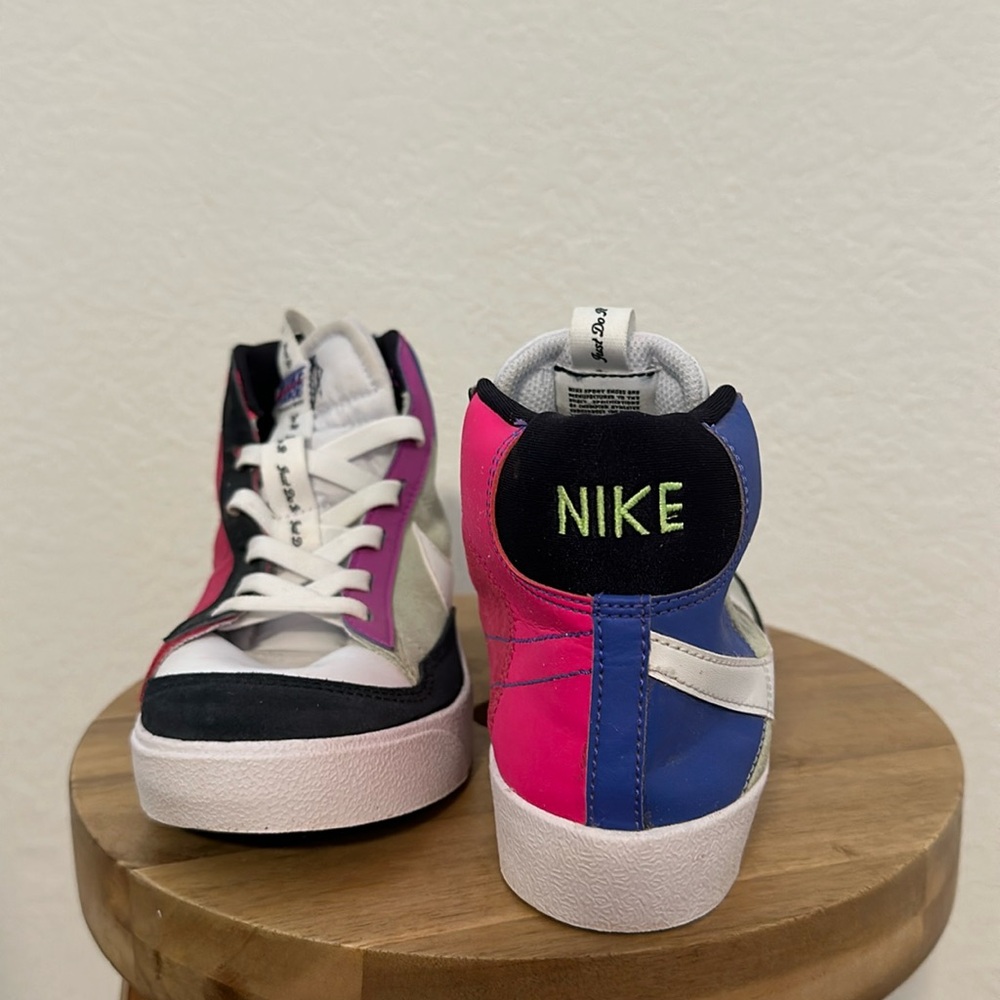 Nike kids preschool blazer Mid ‘77 shoes size 3